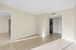 1502 SE Royal Green Cir, Port Saint Lucie, FL 34952 - Photo 9