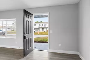 908 Landsdowne Dr, Sebastian, FL 32958 - Photo 5