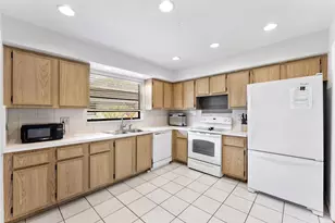 9860 Pecan Tree Dr, Boynton Beach, FL 33436 - Photo 9