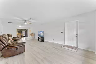 9860 Pecan Tree Dr, Boynton Beach, FL 33436 - Photo 5