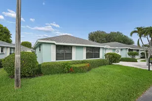 9860 Pecan Tree Dr, Boynton Beach, FL 33436 - Photo 3