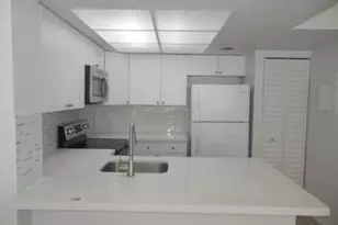 718 Executive Center Dr, West Palm Beach, FL 33401 - Photo 3