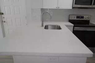 718 Executive Center Dr, West Palm Beach, FL 33401 - Photo 5