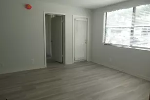 718 Executive Center Dr, West Palm Beach, FL 33401 - Photo 7