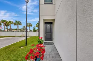 2401 SE Tarvest Wy, Stuart, FL 34997 - Photo 5