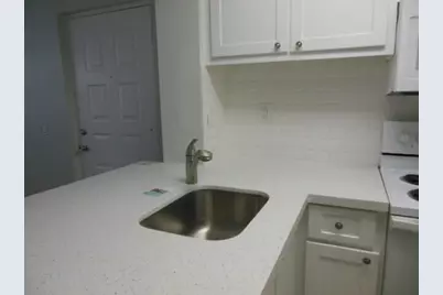 738 Executive Center Drive #35, West Palm Beach, FL 33401 - Photo 3