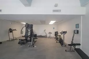 492 NW 165th St Rd, Miami, FL 33169 - Photo 23