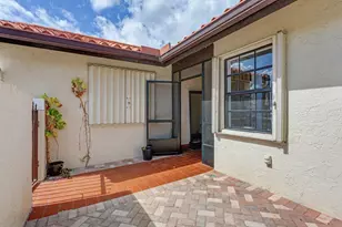 17 Columbia Ct, Deerfield Beach, FL 33442 - Photo 5