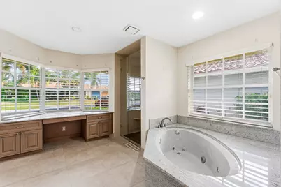 6122 Golf Villas Drive, Boynton Beach, FL 33437 - Photo 21