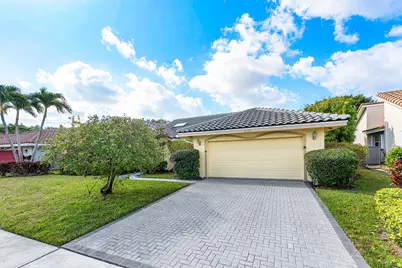 6122 Golf Villas Drive, Boynton Beach, FL 33437 - Photo 3