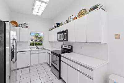 5142 Lake Catalina Drive #B, Boca Raton, FL 33496 - Photo 11