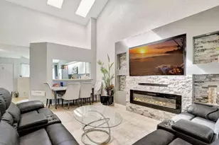 8353 Waterford Ave, Tamarac, FL 33321 - Photo 15