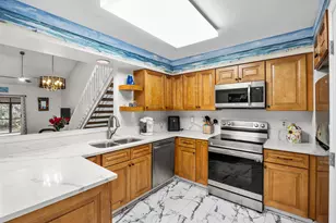 933 NE Sandalwood Pl, Jensen Beach, FL 34957 - Photo 3