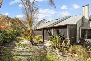 933 NE Sandalwood Pl, Jensen Beach, FL 34957 - Photo 25