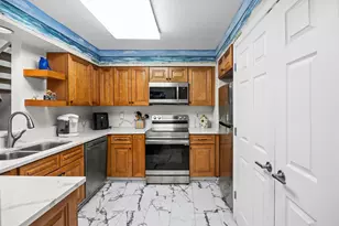 933 NE Sandalwood Pl, Jensen Beach, FL 34957 - Photo 19