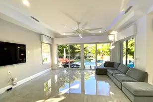 255 NE 3rd Ct, Boca Raton, FL 33432 - Photo 9