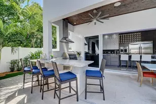 255 NE 3rd Ct, Boca Raton, FL 33432 - Photo 17