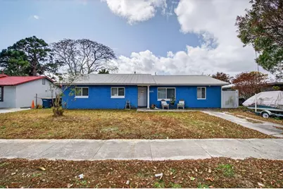 3201 Kentucky Avenue, Fort Pierce, FL 34947 - Photo 1