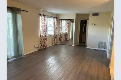 145 Lake Evelyn Drive, West Palm Beach, FL 33411 - Photo 3