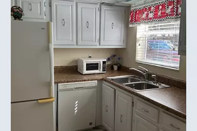 145 Lake Evelyn Drive, West Palm Beach, FL 33411 - Photo 5