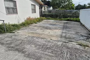 941 NW 102nd St, Miami, FL 33150 - Photo 5