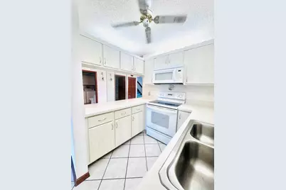 604 SE Castle Court #D, Port Saint Lucie, FL 34952 - Photo 15