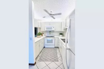 604 SE Castle Court #D, Port Saint Lucie, FL 34952 - Photo 9