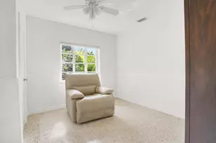 417 N 12th Ave N, Lake Worth Beach, FL 33460 - Photo 23