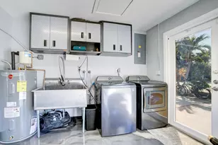 1201 Singer Dr, West Palm Beach, FL 33404 - Photo 53