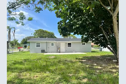2801 Avenue Q Avenue, Fort Pierce, FL 34947 - Photo 17