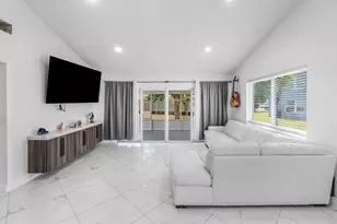 101 Azalea Cir, Boynton Beach, FL 33436 - Photo 13