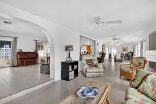 882 Azalea Ct, Plantation, FL 33317 - Photo 13