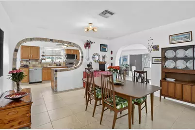 882 Azalea Court, Plantation, FL 33317 - Photo 5