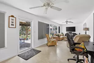 882 Azalea Ct, Plantation, FL 33317 - Photo 15