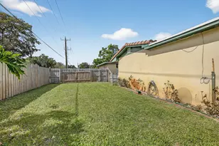 882 Azalea Ct, Plantation, FL 33317 - Photo 41