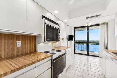 2003 N Ocean Boulevard #1004, Boca Raton, FL 33431 - Photo 9