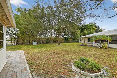782 Nantucket Circle, Greenacres, FL 33467 - Photo 25
