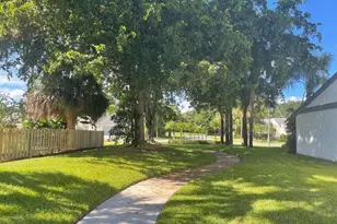 51 Baytree Cir, Boynton Beach, FL 33436 - Photo 23