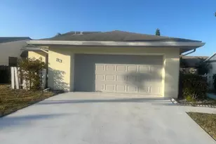 83 Baytree Cir, Boynton Beach, FL 33436 - Photo 1