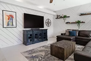 21 SE 14th St, Pompano Beach, FL 33060 - Photo 9