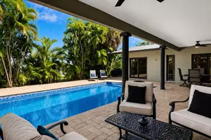 21 SE 14th St, Pompano Beach, FL 33060 - Photo 11