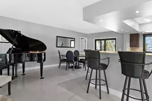 21 SE 14th St, Pompano Beach, FL 33060 - Photo 11