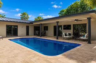 21 SE 14th St, Pompano Beach, FL 33060 - Photo 9