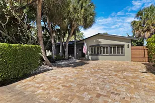 21 SE 14th St, Pompano Beach, FL 33060 - Photo 1