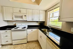 2950 SE Ocean Blvd, Stuart, FL 34996 - Photo 11