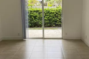 560 NE 19th Ave, Deerfield Beach, FL 33441 - Photo 11