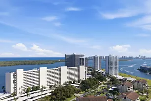 124 Lakeshore Dr, North Palm Beach, FL 33408 - Photo 1