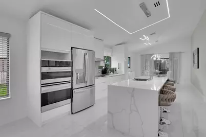 469 NW 38th Avenue, Deerfield Beach, FL 33442 - Photo 9