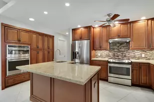 2610 SE Erickson Dr, Port Saint Lucie, FL 34984 - Photo 17