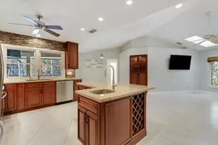 2610 SE Erickson Dr, Port Saint Lucie, FL 34984 - Photo 23